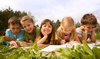 Le vacanze per giovani e teenager? Tutti in compagnia nei campi natura