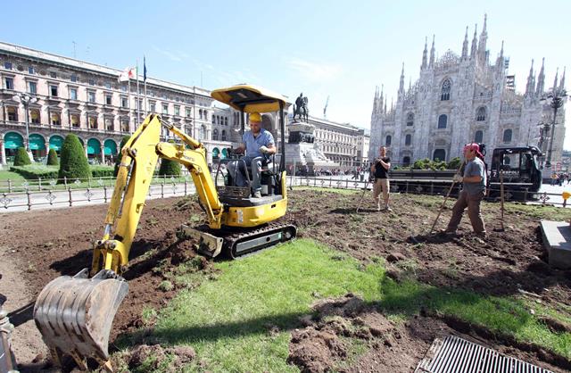 La passione per gli orti urbani colpisce Milano, il verde a Piazza Duomo