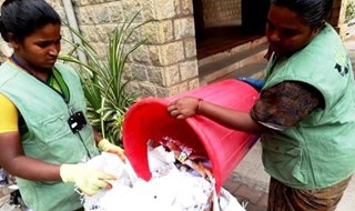 I Got Garbage, il progetto indiano per riciclare rifiuti e dare lavoro ai più poveri