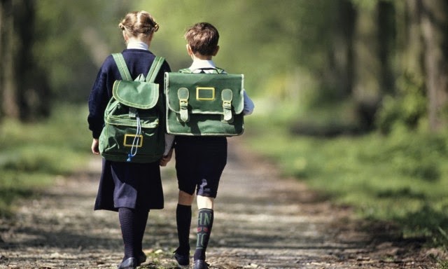 All’asilo? 6 bambini su 10 accompagnati in auto da mamma o papà 