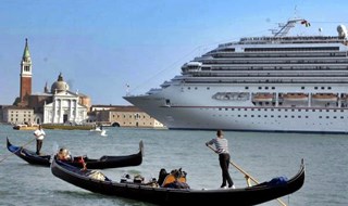 Venezia e grandi navi, una convivenza difficile 