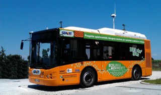 Autobus a idrogeno. I successi e i flop in Italia