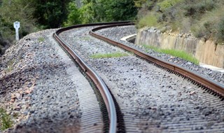 Meno treni, biglietti più cari: la dura vita dei pendolari