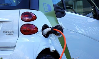 E-Mobility, nel 2016 vendute nel mondo 800.000 vetture, in Italia solo 2.560